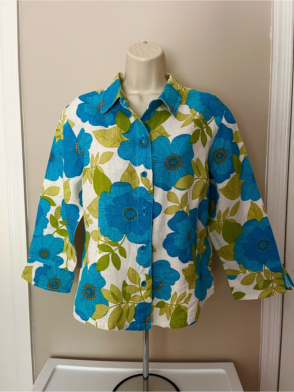 Vintage 80s or 90s retro Gotcha Covered Vibrant Blue, Green and White button up